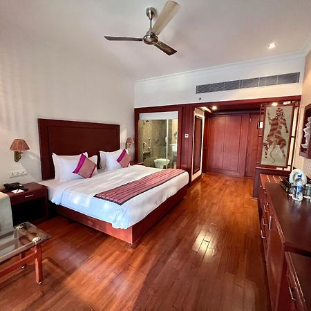 Hotel Chandela Khajurāho Екстериор снимка