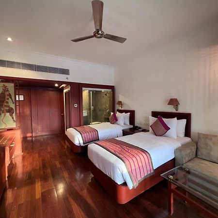 Hotel Chandela Khajurāho Екстериор снимка