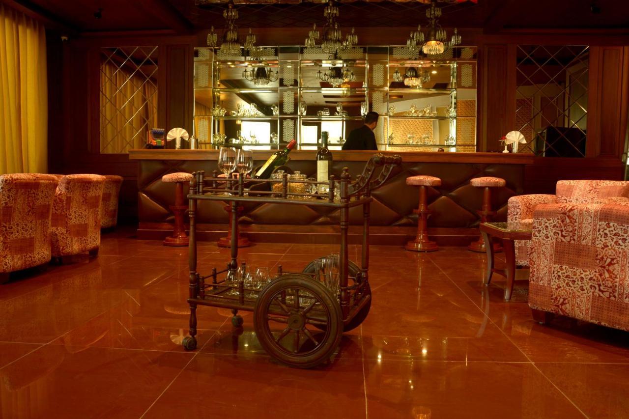 Hotel Chandela Khajurāho Екстериор снимка