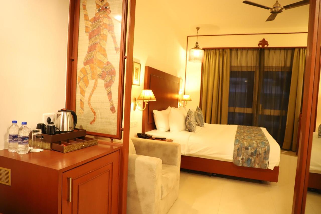 Hotel Chandela Khajurāho Екстериор снимка