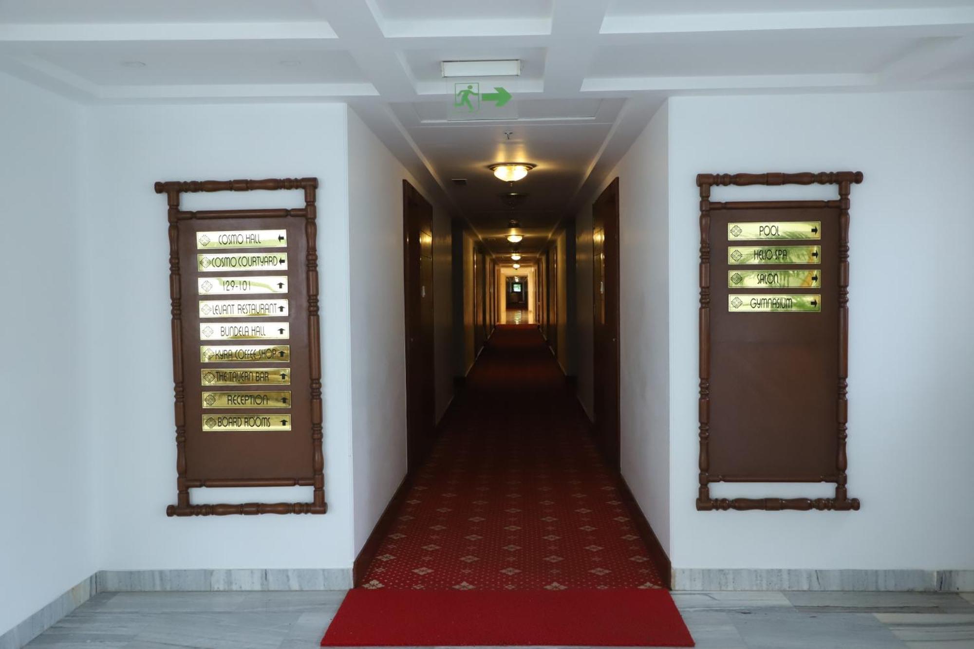 Hotel Chandela Khajurāho Екстериор снимка