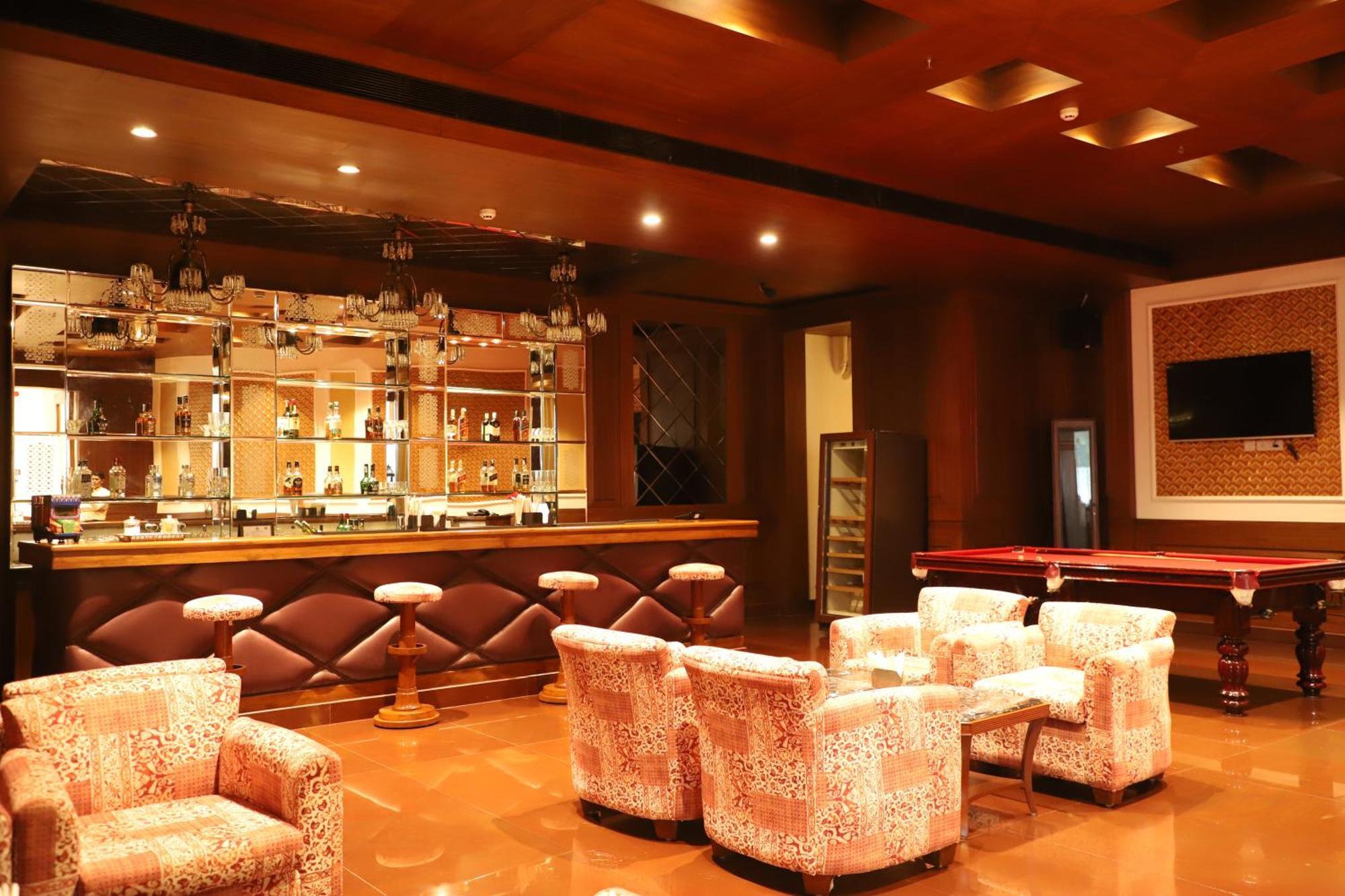Hotel Chandela Khajurāho Екстериор снимка