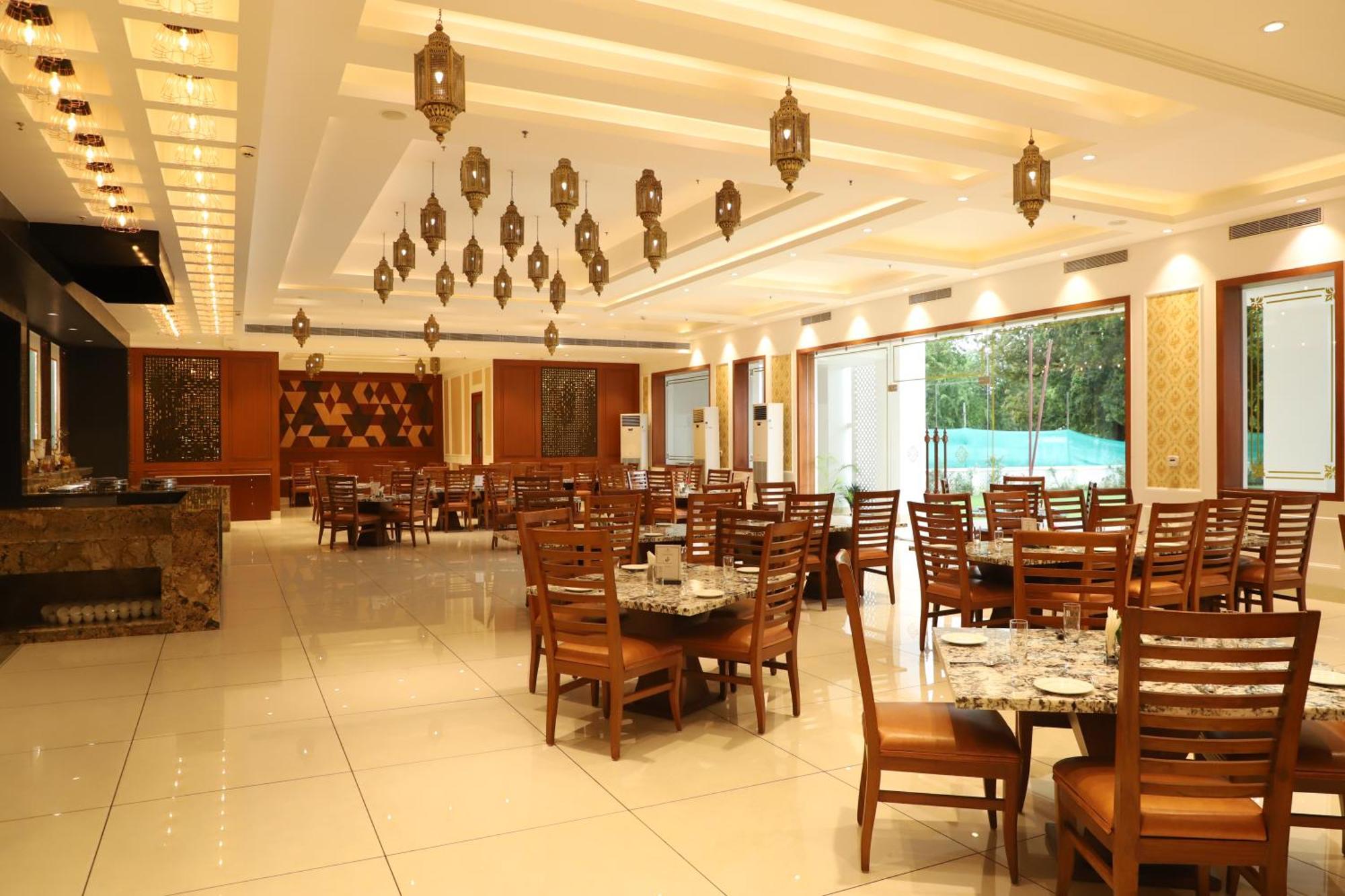 Hotel Chandela Khajurāho Екстериор снимка