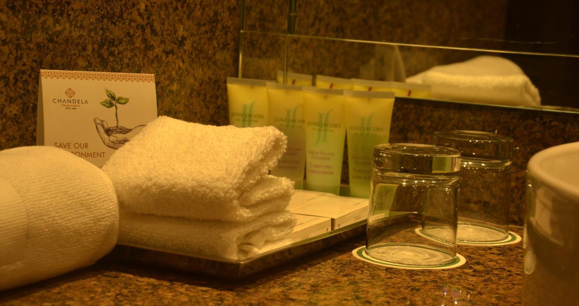 Hotel Chandela Khajurāho Екстериор снимка